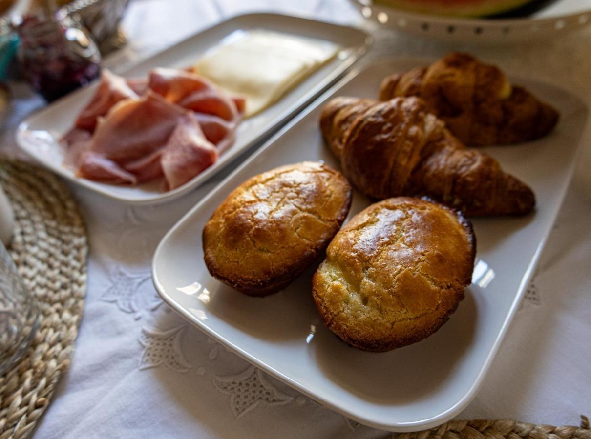 Palazzo Della Contessa - Suites & Breakfast Lecce Exterior photo